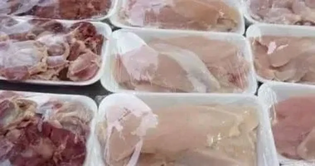 وزارة التموين تقرر تخفيض سعر الدواجن المجمدة بمنافذ المجمعات الاستهلاكية