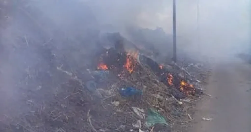 السيطرة على حريق بمخلفات بجوار محطة منوف دون إصابات بشرية