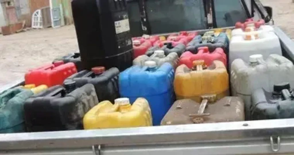 ضبط 21 طن مواد غذائية مجهولة المصدر و3 آلاف لتر سولار مدعم خلال حملات بالسادات