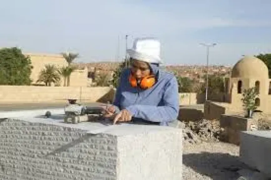 ورشة الشباب تبدأ أعمال الدورة الـ 30 لسيمبوزيوم أسوان الدولي للنحت