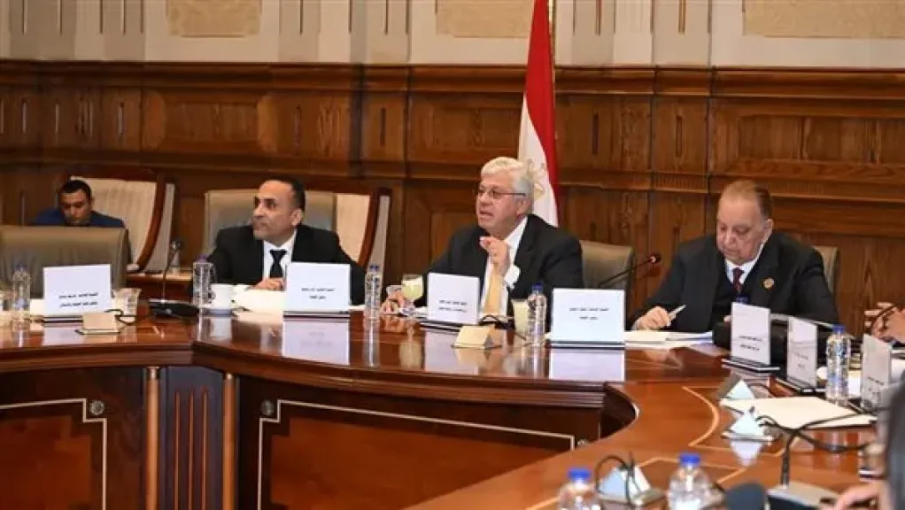 لجنة تعليم الشيوخ توافق على مشروع قانون تنظيم العمل بالمستشفيات الجامعية