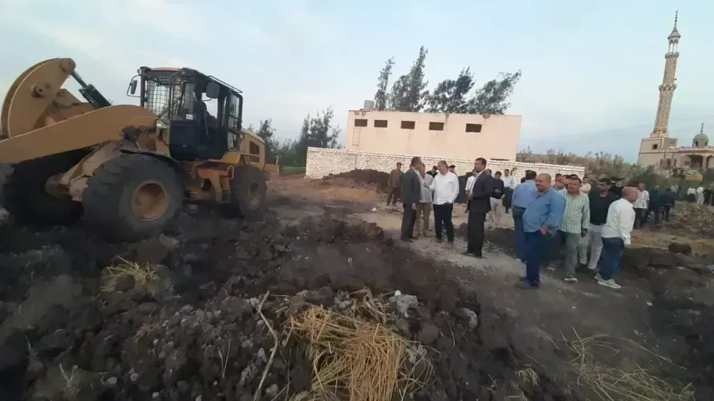 تنفيذ أكبر حملة لإزالة التعديات بأفلاقة بدمنهور فى البحيرة