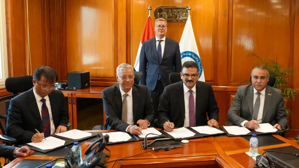 وزير البترول يشهد توقيع مذكرة تفاهم مع ”شينج فا” الصينية للاستثمار |صور