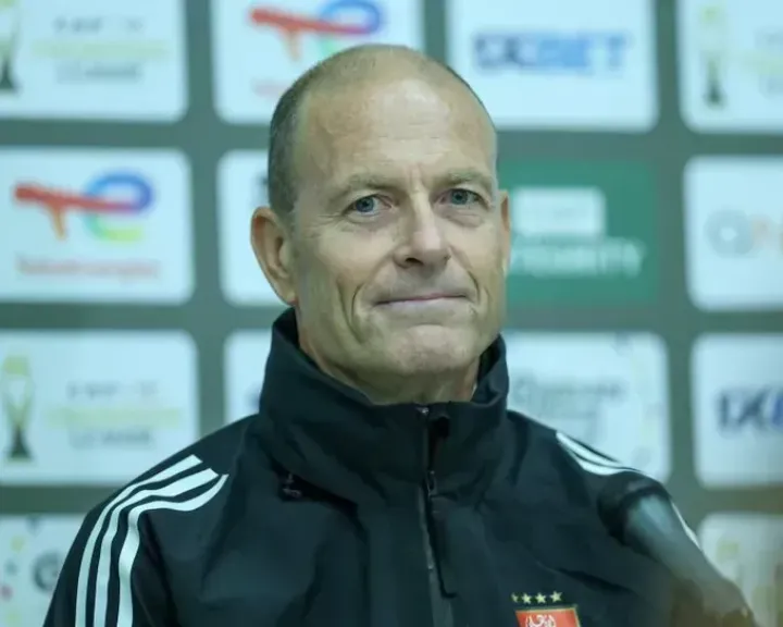 توروب يُعلن تشكيل الأهلي لمباراة يانج أفريكانز