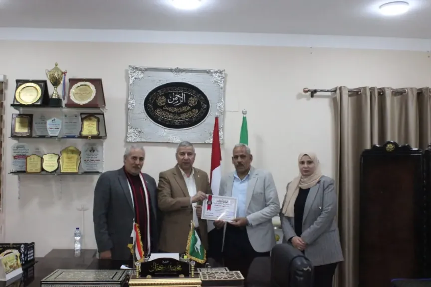 تعليم الشرقية :تكريم عددا من رؤساء الأقسام وموجهي الانشطة التربوية و المعلمين