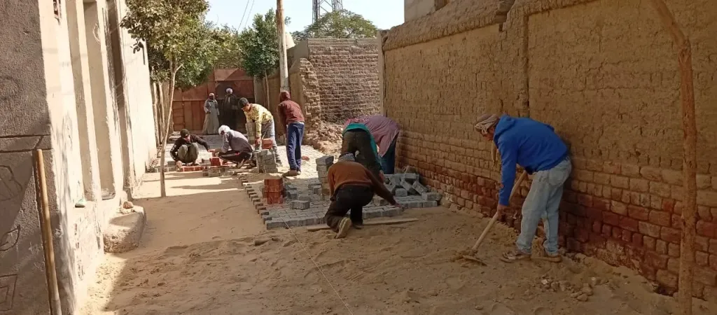 محافظ أسيوط: تنفيذ أعمال إنترلوك بمدخل وشارع المقابر بمدينة منفلوط