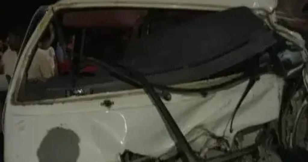 ضبط سائق نقل بعد اصطدامه بسيارة وفراره من موقع الحادث