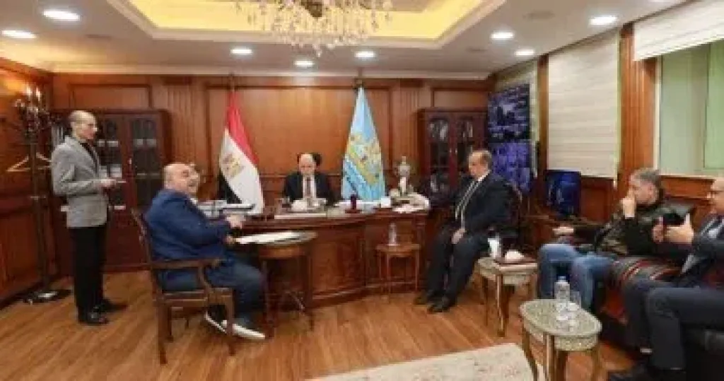 محافظ كفر الشيخ يناقش ملفات خدمية وتنموية ومشاكل الدوائر مع أعضاء البرلمان