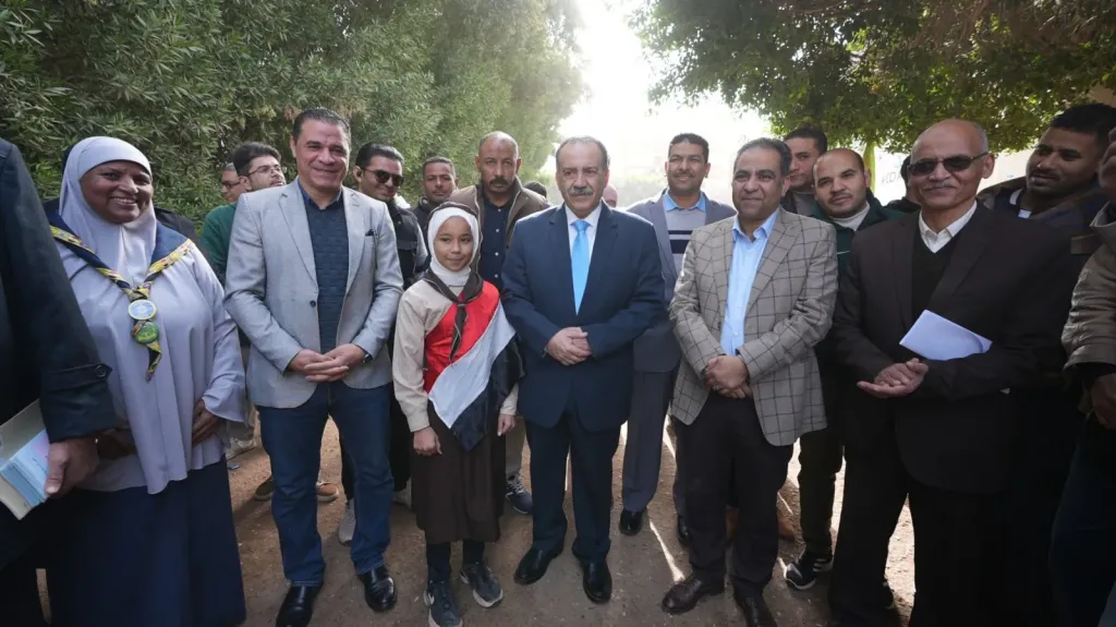 محافظ أسيوط يشهد اليوم السكاني  تحت شعار ”سلامة ولادنا مسئوليتنا