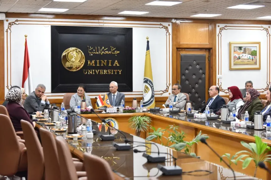 نائب وزير الصحة بالمنيا: تحويل مركز مغاغة إلى المنطقة الصفراء سكانيًا