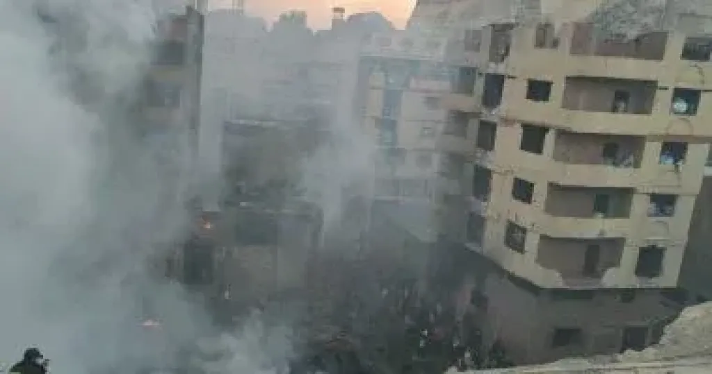 استمرار أعمال التبريد لمنع عودة النيران بحريق منشأة ناصر بالقاهرة