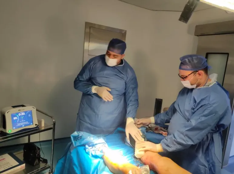 نجاح أول عملية دوالي ساقين بتقنية التردد الحراري بمستشفى رأس البر