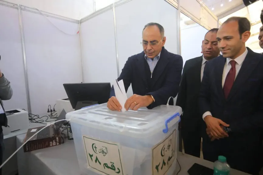 د. هاني سري الدين يدلي بصوته في انتخابات رئاسة حزب الوفد