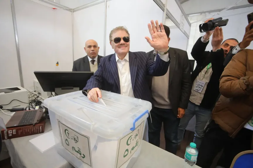 د. السيد البدوي يدلي بصوته في انتخابات رئاسة حزب الوفد