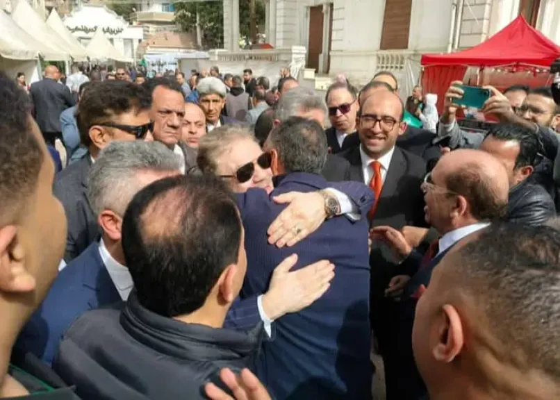 إقبال كبير وتزاحم أمام لجان رئاسة الوفد