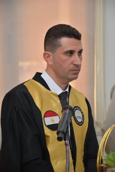 اللواء بركات على راس مناقشى رسالة الدكتوراة للباحث محمد علاء الدين بجامعة العاصمة