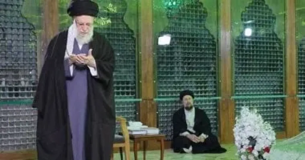 خامنئي يظهر علنا لأول مرة فى طهران أثناء اختبائه فى ملاجئ الحرب