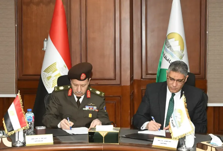إدارة الإشارة للقوات المسلحة توقع عقد إتفاق مع محافظة الجيزة لتقديم خدمات الشبكة الوطنية للطوارئ |صور