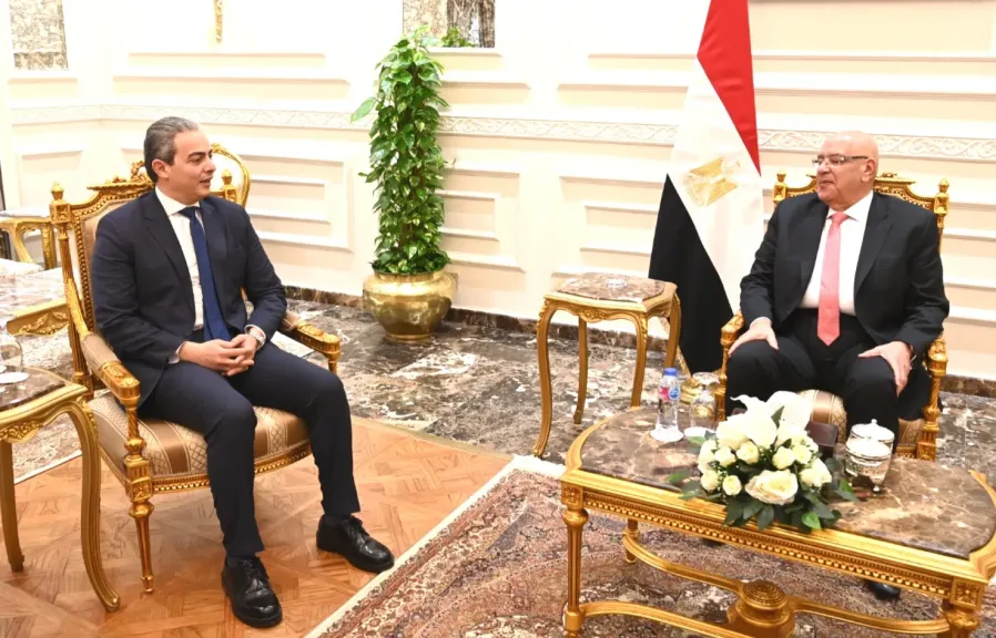 رئيس مجلس النواب يستقبل نقيب الإعلاميين | صور