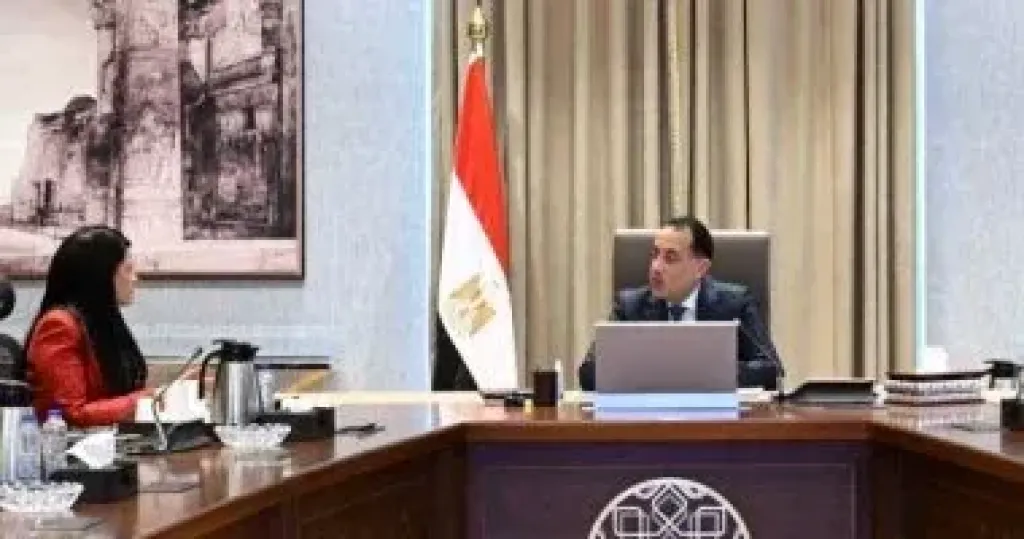 رئيس الوزراء يتابع خطط إعادة الهيكلة وتطوير الأداء المالى لهيئة السلع التموينية