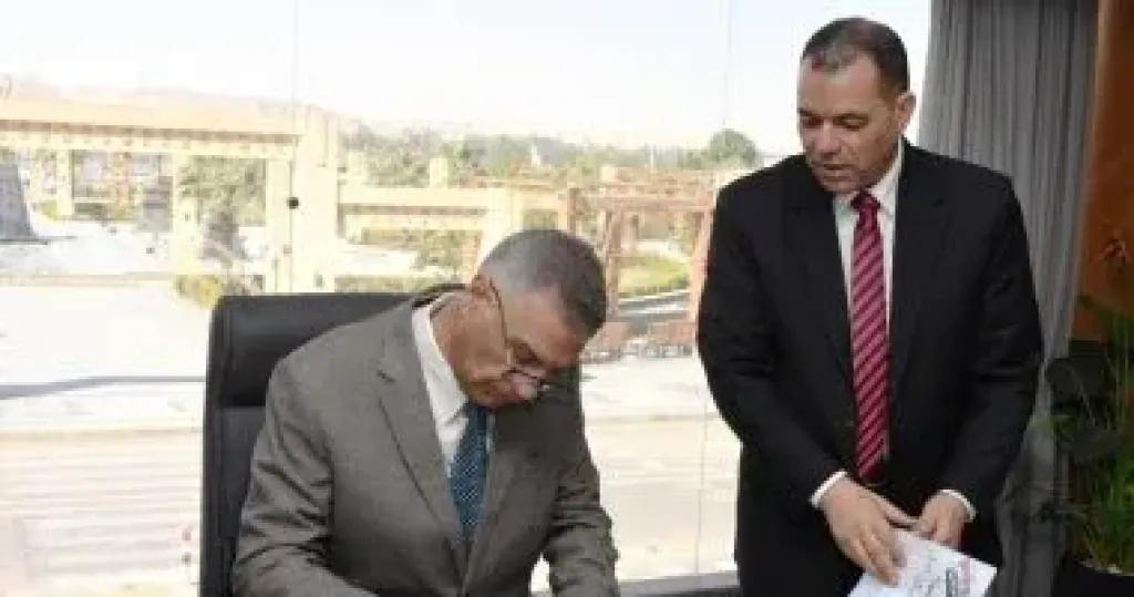 محافظ أسوان يعتمد نتيجة الشهادة الإعدادية بنسبة نجاح 78%