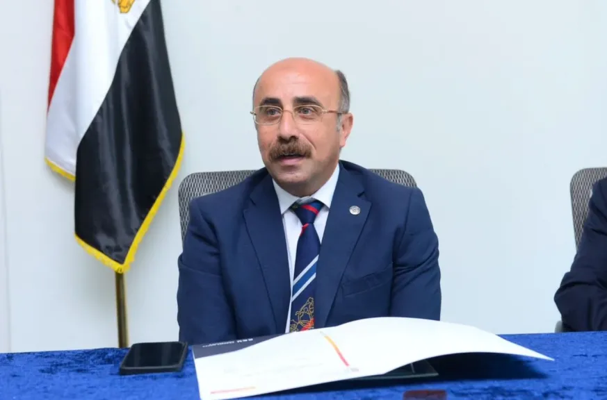 الاتحاد الدولي للريشة الطائرة يكرم الدكتور باسم تهامي بجائزة الاستحقاق المتميز