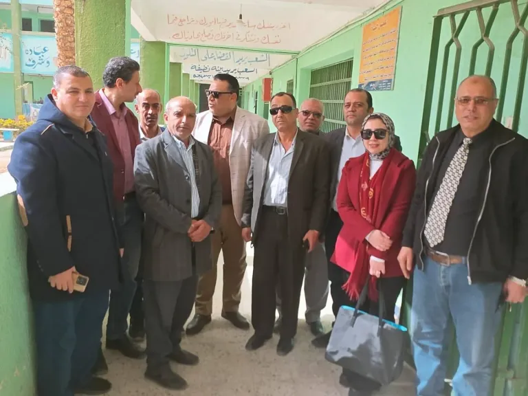 فاقوس التعليمية بالشرقية تستضيف متدربى برنامج التعليم من اجل الغد