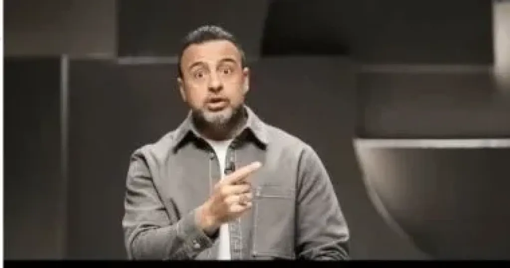 مصطفى حسنى: بناء جيل قادر على استمرار الزواج واستقرار المجتمع يبدأ من الأسرة