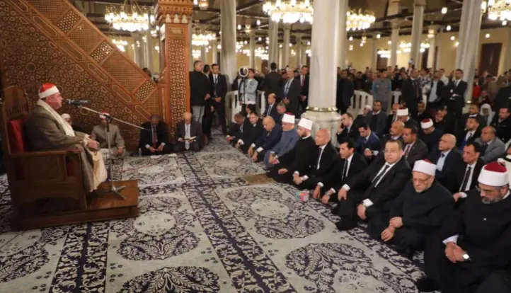 نائبا عن رئيس الجمهورية.. محافظ القاهرة يشهد الاحتفال بليلة النصف من شعبان  بمسجد الحسين