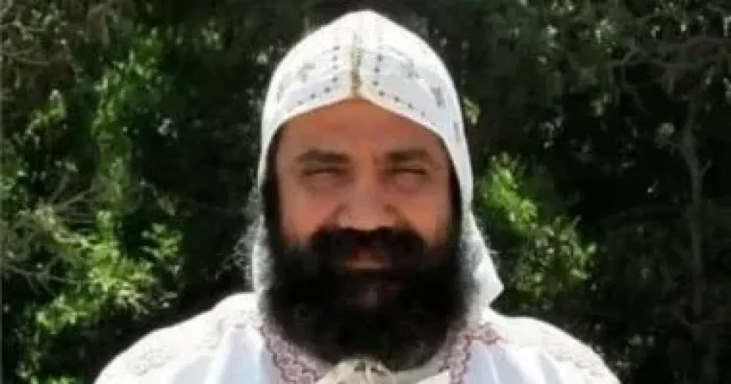 البابا تواضروس الثاني يعزي رئيس دير العذراء السريان بوادي النطرون في وفاة القمص بسادة