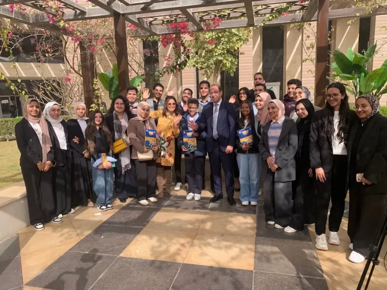 الدكتور المنشاوي يهنئ برنامج PPIS بكلية التجارة بجامعة أسيوط لفوزه بالمركز