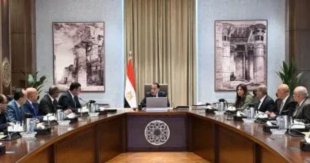 رئيس الوزراء يتابع تنفيذ إجراءات تطوير مرفق مياه الشرب والصرف الصحي