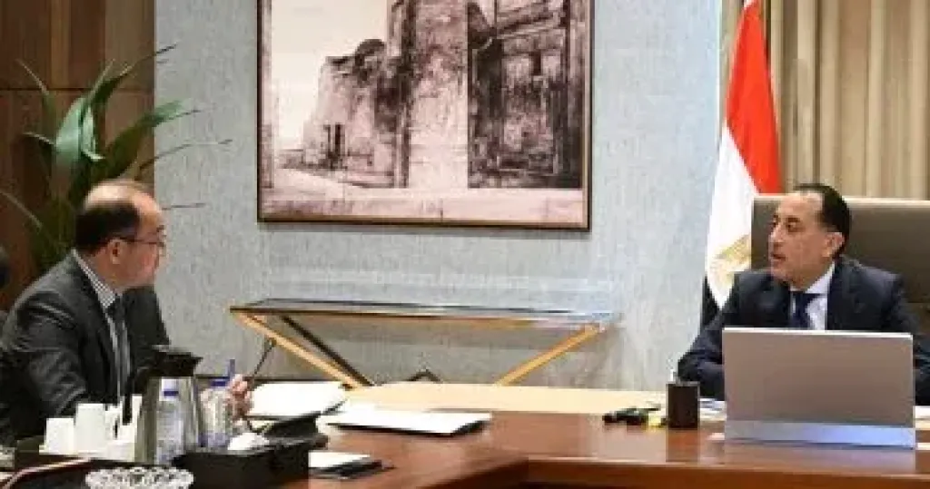 رئيس الوزراء يُتابع مع وزير المالية عددا من ملفات العمل