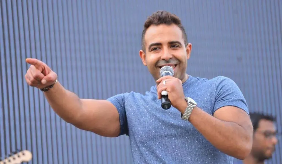محمد عدوية يُغني تتر مسلسل ”علي كلاي” بطولة أحمد العوضي