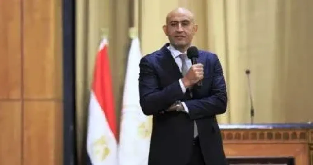 وزير التعليم يبحث استعدادات الترم الثانى ويشدد على متابعة حضور الطلاب