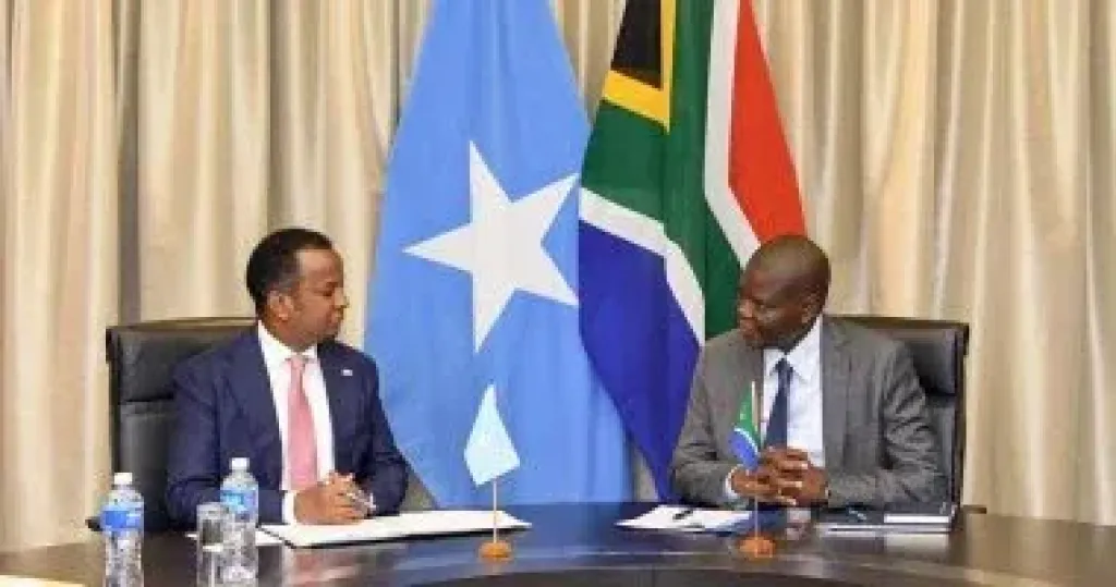 الصومال وجنوب أفريقيا يبحثان توسيع التعاون في التجارة والتعليم والصحة