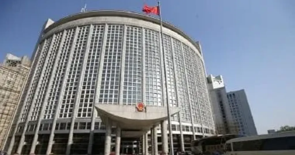 الصين تحث أمريكا على الرد الإيجابي على مقترح روسيا بشأن معاهدة ”ستارت الجديدة”