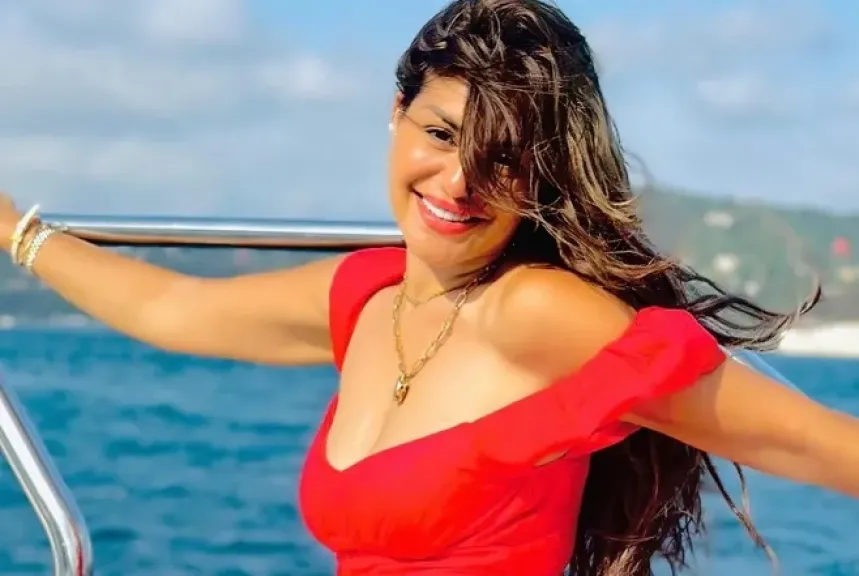 رسالة غامضة لـ منة فضالي بعد أزمتها الصحية: الشدة بتبين الناس على حقيقتها