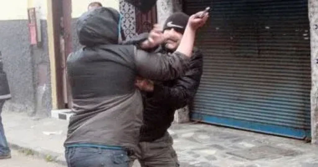 إصابة شاب بجرح طعنى إثر نشوب مشاجرة فى موقف الحصاينة بالدقهلية