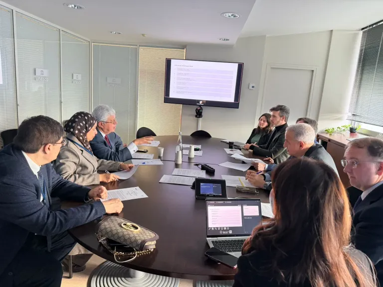 وزير التعليم العالي يلتقي اليونسكو لتعزيز التعاون الرقمي مع إفريقيا