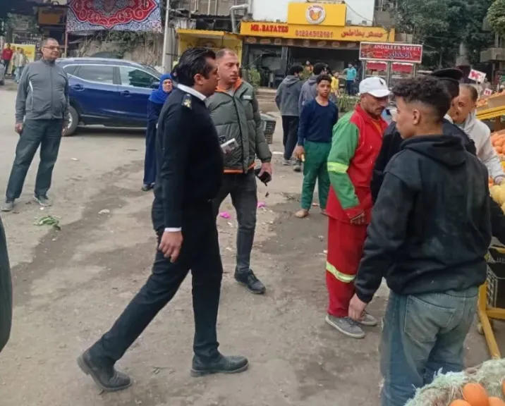 بقيادة المقدم عمرعطية.. حملة مكبرة لرفع الاشغالات المخالفة فى نطاق حى البساتين |صور