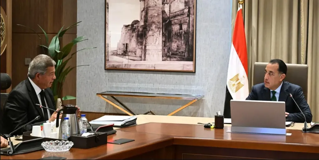 مدبولي يلتقي رئيس المجلس الأعلى لتنظيم الإعلام ويتلقى التقرير النهائي للجنة تطوير الإعلام المصري