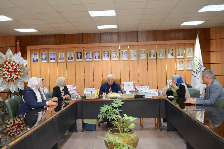 مجلس إدارة مركز النيل للتنوير والإشعاع الثقافي يناقش خطة الفعاليات الثقافية