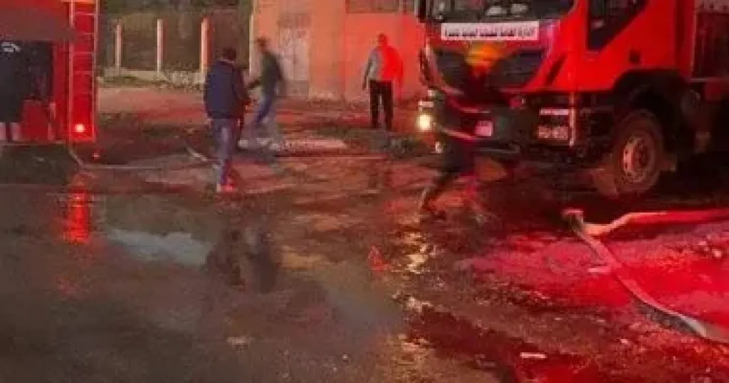 إخماد حريق اندلع داخل مخزن أخشاب فى مدينة 6 أكتوبر