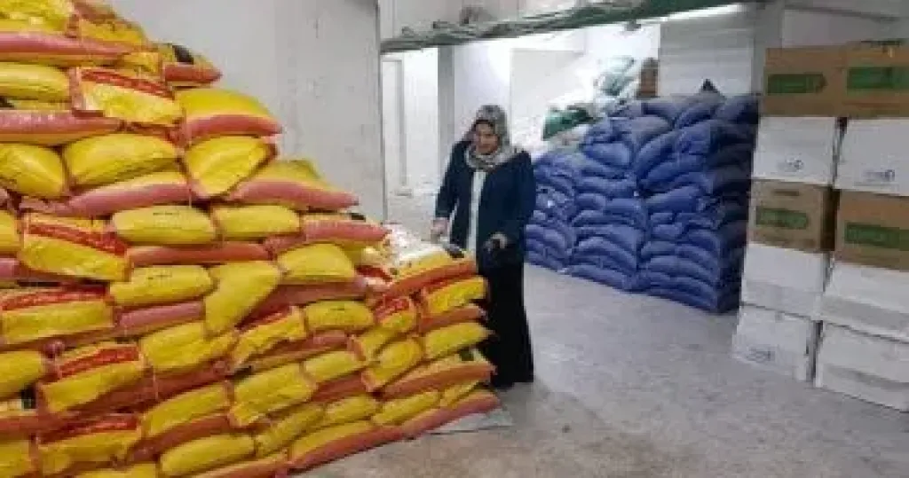 ضبط 4 طن سلع غذائية مجهولة المصدر في حملة لمديرية التموين بسوهاج