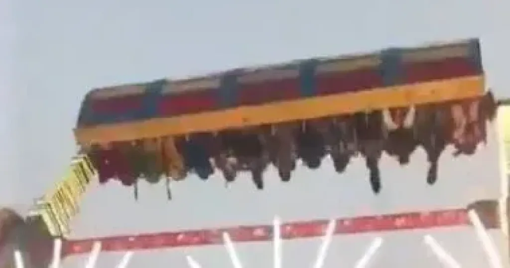 مصرع شخص وإصابة 9 آخرين فى انهيار أرجوحة بمعرض شمالى الهند