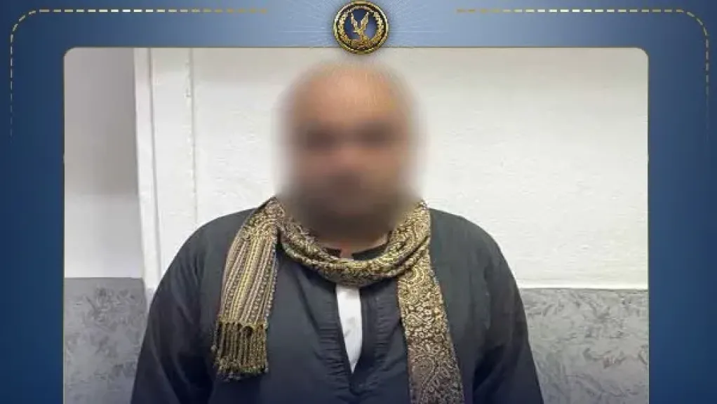 متهم في 18واقعة | القبض على مستريح الملابس للنصب على المواطنين في الجمالية