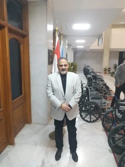 تعيين مؤنس منير مستشارًا للمحافظ للتعليم والتنمية الاجتماعية بمحافظة أسيوط