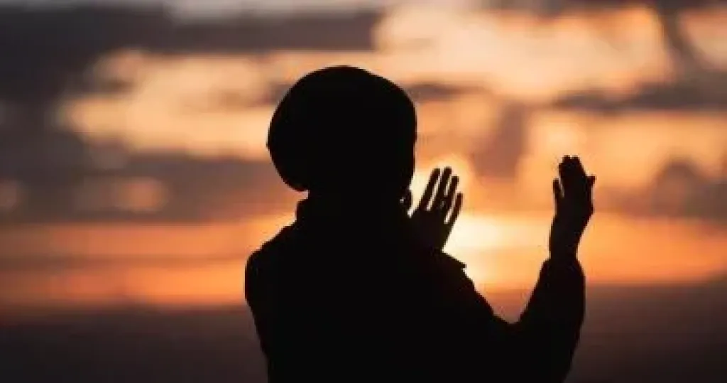 أذكار النوم.. ”الحمد لله الذي أحيانا بعدما أماتنا وإليه النشور”