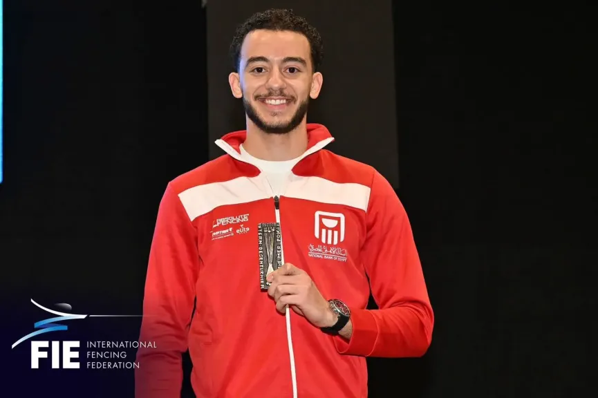 وزير الشباب والرياضة يهنئ البطل الأوليمبي محمد السيد لتتويجه ببرونزية كأس العالم لسلاح سيف المبارزة بألمانيا